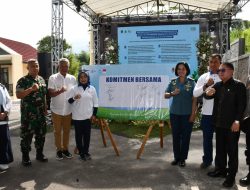 Peringati Hari Lingkungan Hidup Sedunia, Komandan Lanal Bandung Tanda Tangani Komitmen Bersama dan Pelepasan Burung serta Penanaman Pohon Bersama Forkopimda Kota Bandung.