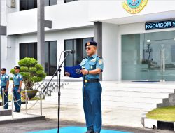 Dansatrol Lantamal I Pimpin Upacara Bendera Merah Putih