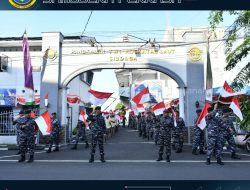 Menyongsong HUT Kemerdekaan Republik Indonesia Ke-79 Tahun 2024, Lanal Sibolga Bagikan Bendera Merah Putih Kepada Masyarakat Sibolga