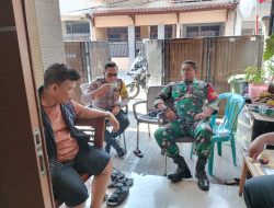 Patroli Dialogis Bhabinkamtibmas dan Babinsa Sambang Ke Kediaman Ketua RW 07