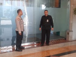 Patroli 1052 Polsek Metro Tanah Abang Patroli Jalan Kaki Siang Hari Dan Sambangi Keamanan Gedung KEAIA