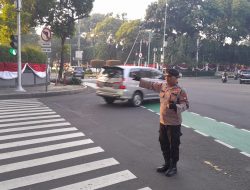 Rawan Kejahatan Jalanan Siang Hari, Aipda Mulyanto Memantau Lintasan Jalan Taman Suropati Menteng