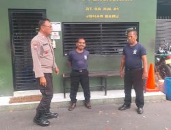 Patroli Wilayah Bhabinkamtibmas Kelurahan Johar Baru Sambang Pos Keamanan Lingkungan RW 01