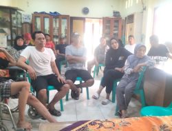 Bhabinkamtibmas Kelurahan Johar Baru Sambang Dialogis Ke Pos RW 04 Bahas Kamtibmas