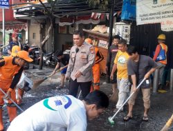 Iptu Sopan Febriyanto Kapolsubsektor Sabang Melaksanakan Giat Kerja Bakti di Jl. Agus Salim Kebon Sirih Menteng Jakpus