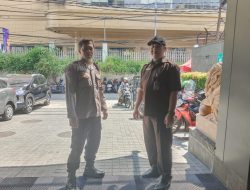 Antisipasi Gangguan Kamtibmas, Anggota Binmas Petojo Utara Patroli dan Sambang Dialogis Ke Jalan Pembangunan
