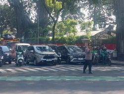 Aiptu Setiawan Kateam Patmor Polsek Metro Menteng Bersama Personil Pengaturan Lalu Lintas Pagi Hari