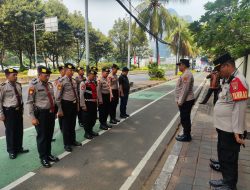 Kapolsubsektor Krekot Pimpin Apel Pengamanan Kedatangan Paus Di Depan Hotel Aryaduta