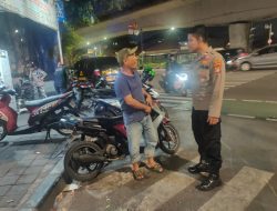 Patroli Wilayah Briptu M Iqbal Anggota Patroli Berikan Imbauan Warga