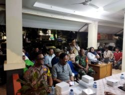 Bhabinkamtibmas Kelurahan Kampung Rawa Menghadiri Undangan Rapat Sosialisasi Pemilihan Ketua LMK