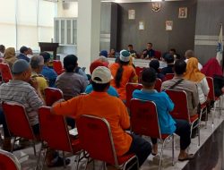 Bhabinkamtibmas Kelurahan Utan Panjang Menghadiri Kegiatan Sosialisasi Pemilihan Ketua LMK, RT Dan RW Tingkat Kelurahan Utan Panjang