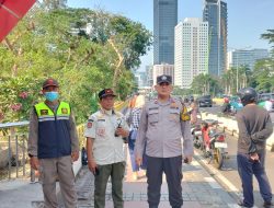 Pengamanan Perjalanan Perlintasan Bapa Suci Paus Fransiskus Oleh Aiptu Heru Wicaksono Kapolsubsektor Blora dan Aiptu Robby Danan Jaya Binmas Kelurahan Menteng di Dukuh Atas Bandung 6 Menteng Jakarta Pusat.