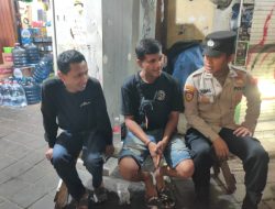 Patroli Wilayah Malam Hari Anggota Patroli Briptu M Iqbal Sambang Dialogis dan Imbauan kepada Warga