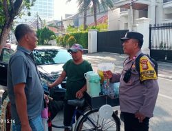 Bhabinkamtibmas Kelurahan Gondangdia Aiptu Kamidi Melaksanakan Kegiatan Sambang Dan Patroli Dialogis