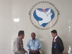 Sambang Ke Rumah Duka Carolus Salemba, Aiptu Ari Imbau Kamtibmas Karyawan Dan SeCurity