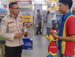 Bhabinkamtibmas Cempaka Putih Timur Sambangi Karyawan Mini Market