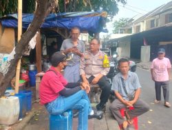 Bhabinkamtibmas Kelurahan Johar Baru Melaksanakan Kegiatan Patroli dan Sambang Dialogis Dengan Warga