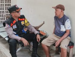 Patroli Wilayah Di Kantor Pos dan Giro Bhabinkamtibmas Kampung Rawa Berikan Imbauan Juru Parkir