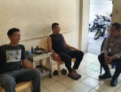 Bhabinkamtibmas Kelurahan Pasar Baru Polsek Sawah Besar Melaksanakan Patroli Dialogis Dan Sambang Di Rumah Warga