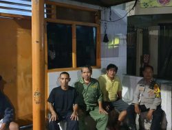 Bhabinkamtibmas Kelurahan Pasar Baru Sambang Pos Kam-Ling RW. 06