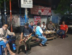 Bhabinkamtibmas Kelurahan Karang Anyar Sambang Pos Singgah RW. 09