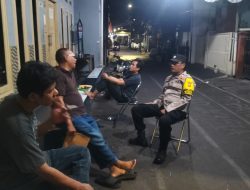 Sambang Ke Pos RW Bhabinkamtibmas Kelurahan Johar Baru Cooling System Kamtibmas Dengan Ketua RT dan Warga