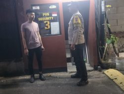 Bhabinkamtibmas Kelurahan Johar Baru Sambang Komplek Perumahan Warga