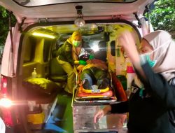 Bhabinkamtibmas Kebon Sirih Menteng Memberikan Bantuan Pengemudi Ojol Yang Pingsan