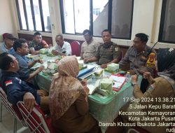 Bhabinkamtibmas Kelurahan Kemayoran Melaksanakan Kegiatan Sambang Dan Patroli Dialogis