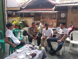 Bersama Lurah Paseban, Bhabinkamtibmas Kelurahan Paseban Sambang Dialogis dengan Ketua RW 02
