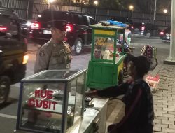 Kasubsi Publikasi Berikan Imbauan Kamtibas Pedagang Kue Cubit
