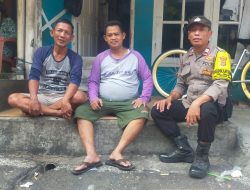 Patroli Dialogis Menjelang Pilkada Bhabinkamtibmas Galur Sambang Ketua RT dan Warga