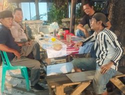 Jelang Pilkada Bhabinkamtibmas Petamburan Patroli Dialogis Dan Kunjungi Poskamling RW 09 Malam Hari