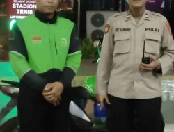 Patroli Malam Hari 1053 Samapta Polsek Metro Tanah Abang Dan Berikan Imbauan Kepada Pengendara Ojol