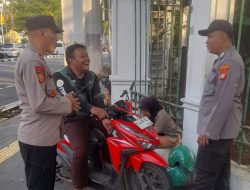 Unit Patroli Samapta Polsek Metro Gambir Patroli Dialogis di Wilayah Monas