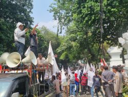 Polsek Johar Baru Melakukan Pengamanan Unjuk Rasa di Depan Gedung BPOM RI