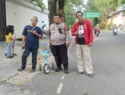 Berikan Rasa Aman Bhabinkamtibmas Petamburan Patroli Dialogis Sore Hari