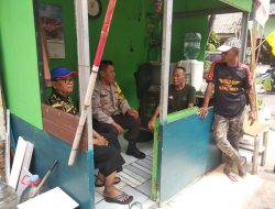 Sampaikan Imbauan Kamtibmas Di Pos Kamling, Aiptu Ari Laksanakan Cooling System