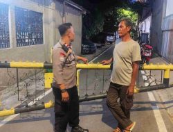 Patroli Dialogis Malam Hari Cegah Kejahatan Bhabinkamtibmas Benhil Kunjungi Poskamling RT 09/02
