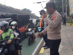 Kapolsubektor Tanah Tinggi Melaksanakan Pengaturan Lalu Lintas Pagi Hari Jalan Letjend Suprapto