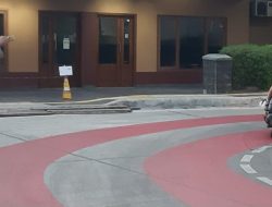 Anggota Polsubsektor Blora Gatur Lalin Pagi Hari Antisipasi Padat Lalin