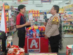 Bhabinkamtibmas Cempaka Putih Barat Sambang Ke Mini Market