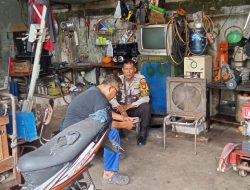 Bhabinkamtibmas Kelurahan Utan Panjang Melakukan Kegiatan Patroli Dialogis