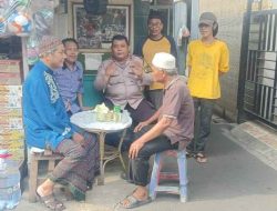 Jelang Pilkada DKI Bhabinkamtibmas Petamburan Patroli Dialogis Siang Hari Pemukiman Rt 07/02