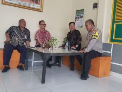 Jalin Sinergitas, Bhabinkamtibmas Petojo Selatan Sambang ke Kantor DLH