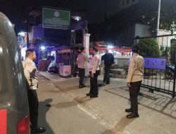 Patroli Dini Hari Di Pemukiman Masyarakat