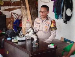 Cegah Gangguan Kamtibmas Bhabinkamtibmas Cempaka Putih Timur Sambangi Warga