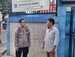 Jelang Pilkada DKI Bhabinkamtibmas Karet Tengsin Patroli Dialogis Dan Sambangi Ketua RW 03