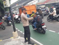 Pengaturan Arus Lalu Lintas Pagi Hari Kapolsubektor Tanah Tinggi Bersama Dishub  Jalan Letjend Suprapto