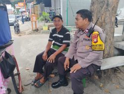 Bhabinkamtibmas Kelurahan Kemayoran melaksanakan kegiatan Sambang dan Patroli Dialogis